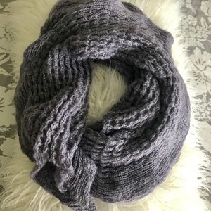 Jaclyn Smith Lilac purple ruffled scarf